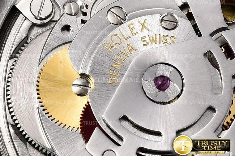 0330 ROLGMT166 – GMT II Snug 977